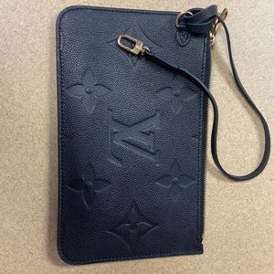 Authentic LV neverfull pouch.